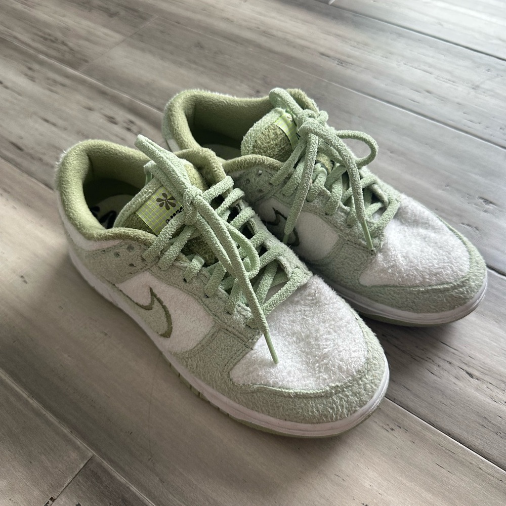 Nike Dunk Low - Green and White Fleece